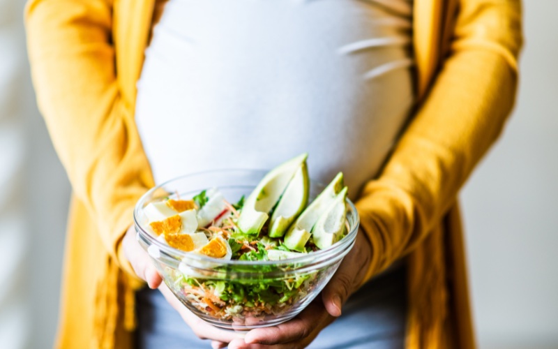 Top Reasons to Consult a Pregnancy Nutritionist for Your Diet